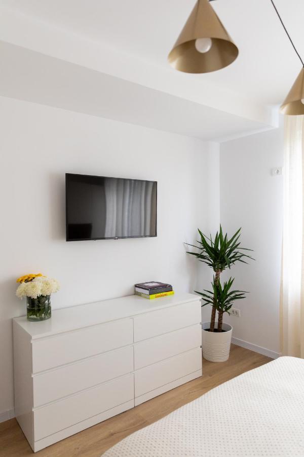 Studio 8 I One Bedroom Apartment I Airport I Therme Otopeni Exterior foto