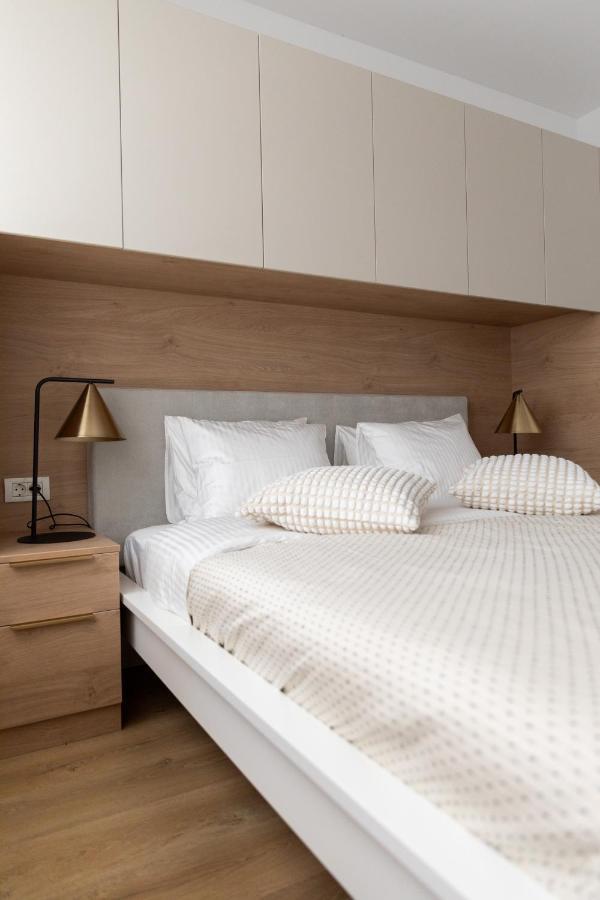 Studio 8 I One Bedroom Apartment I Airport I Therme Otopeni Exterior foto